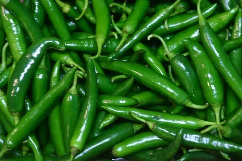 Fresh G4 green chillies